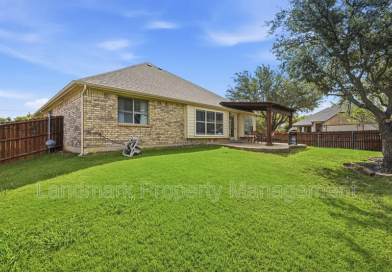 1218 Inglewood Dr — Photo 26