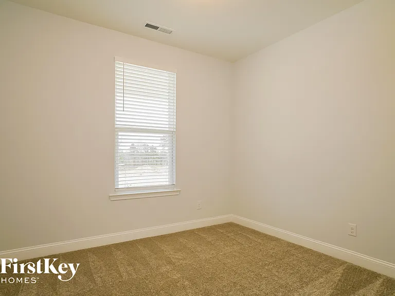 411 Windy Farm Dr — Photo 12