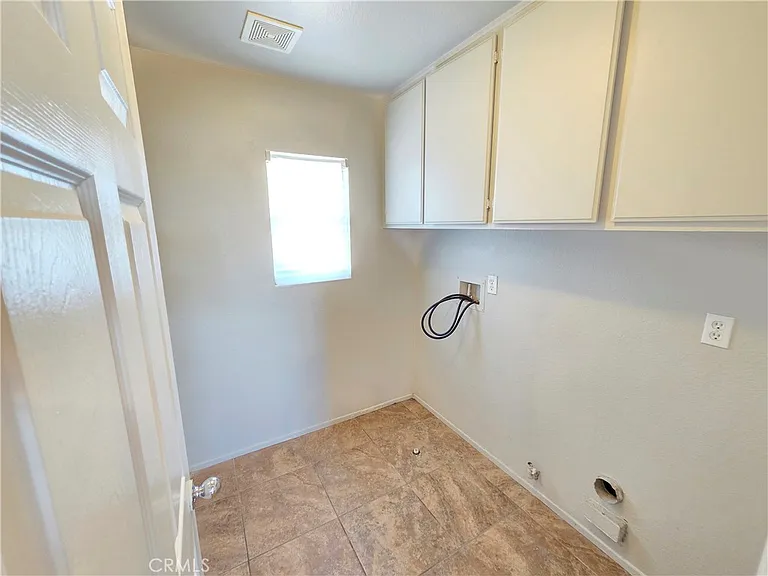 15338 Baxter St — Photo 33