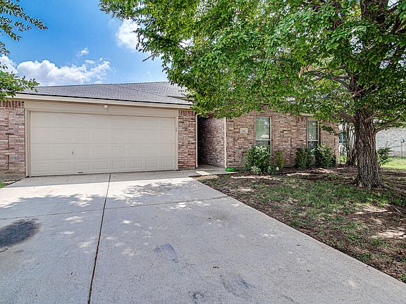 2nd image of 416 Penny Ln