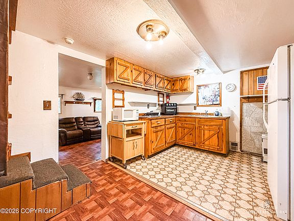 6th image of 11439 W King Arthur Dr