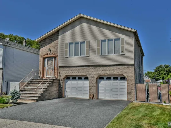 53 Diamond Way, Moonachie, NJ 07074
