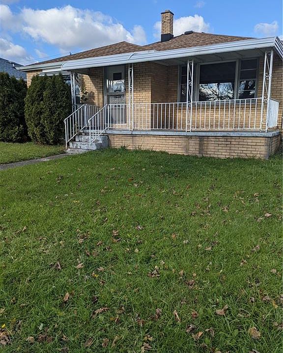 1st image of 32 Parkview Ter
