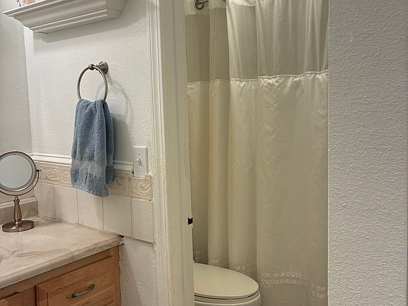 5th image of 479 Wright St APT 103
