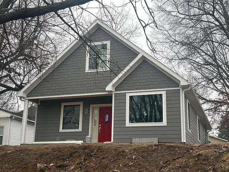 304 Mound St — Photo 1