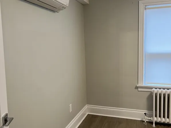 3 Kingswood Rd, Toronto, ON M4E 3N4