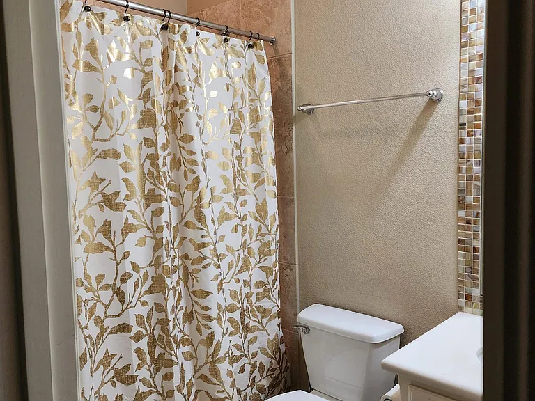 10082 Drawbridge Dr — Photo 18