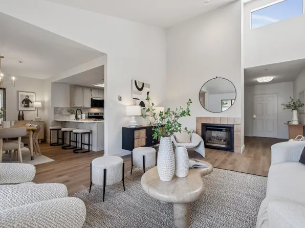 793 Elm St APT 23, San Carlos, CA 94070