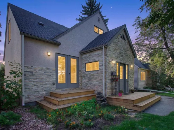 6807 112a St NW, Edmonton, AB T6H 3K5