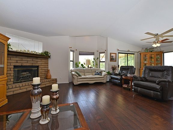 4th image of 25907 Bellemore Dr