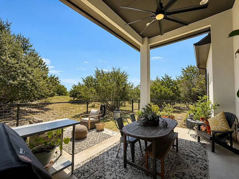 365 Warbler Dr — Photo 4