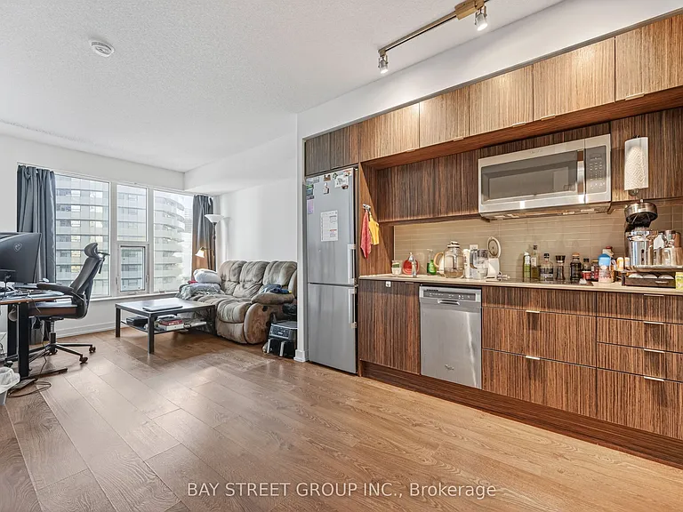 10 York St #1002 — Photo 13