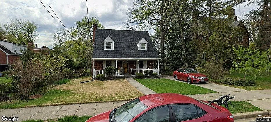 3610 Highwood Dr SE photo 1