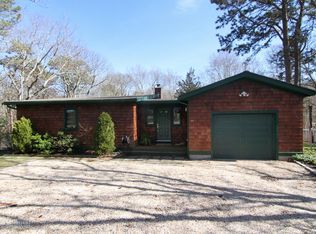 44 Lynn Ave, Hampton Bays, NY 11946