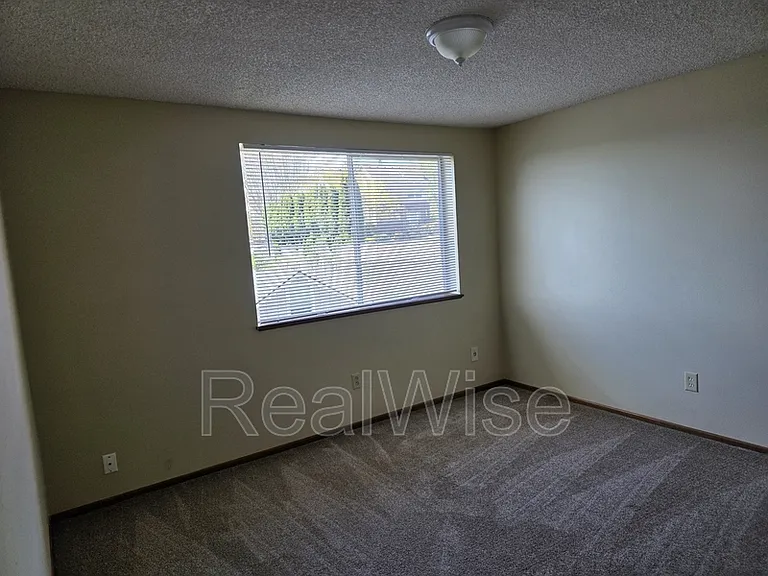 2022 E 6th St #1 — Photo 7