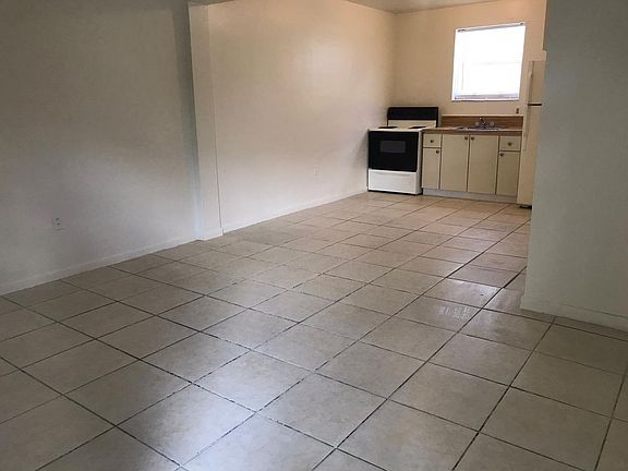 5th image of 1545 NW 8th Ave #207