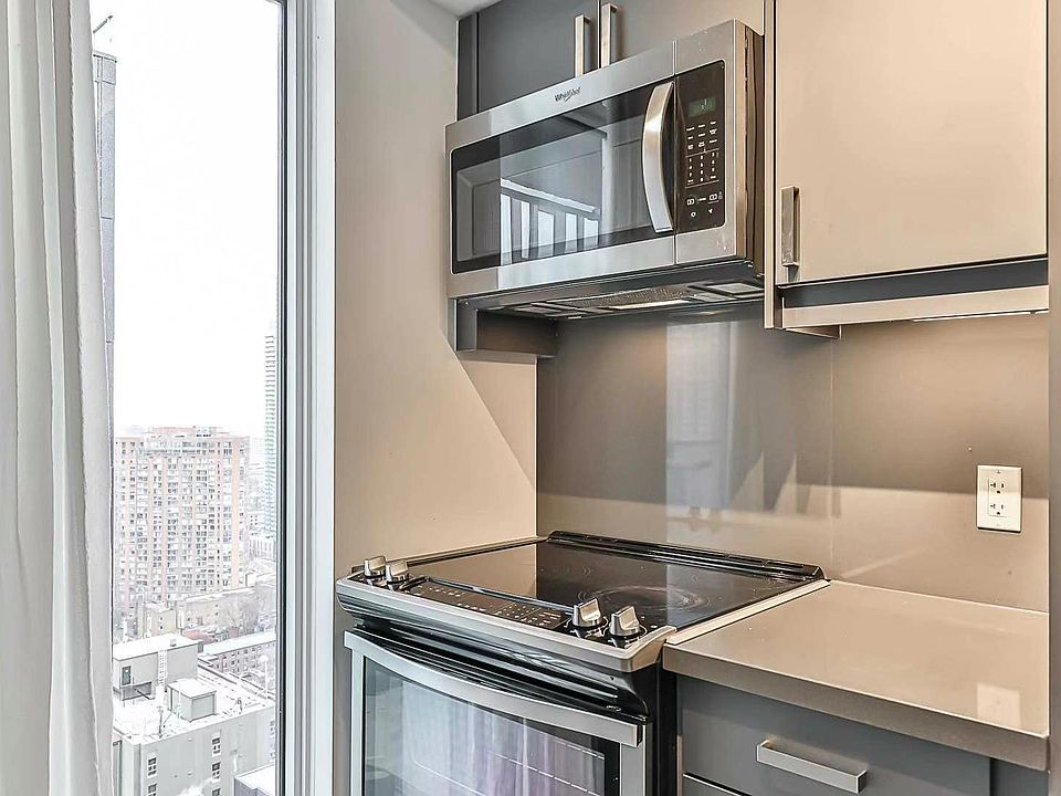 2nd image of 50 Wellesley St E #39