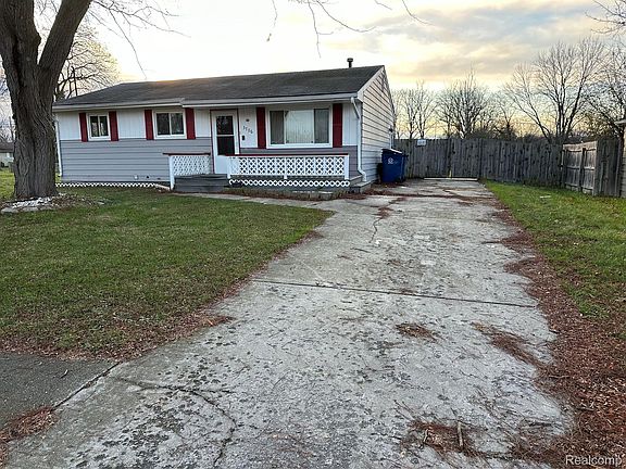2nd image of 3706 Olive St