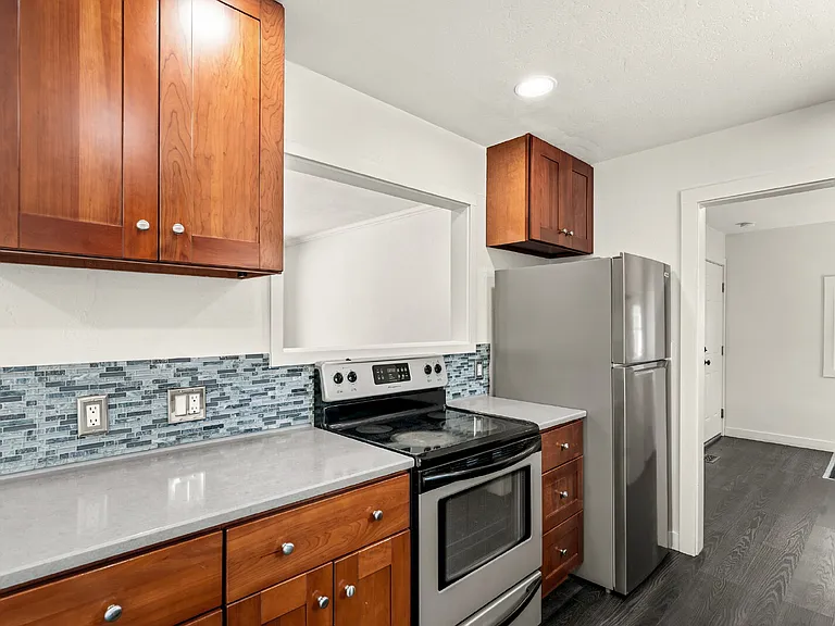 510 Keene Dr — Photo 13
