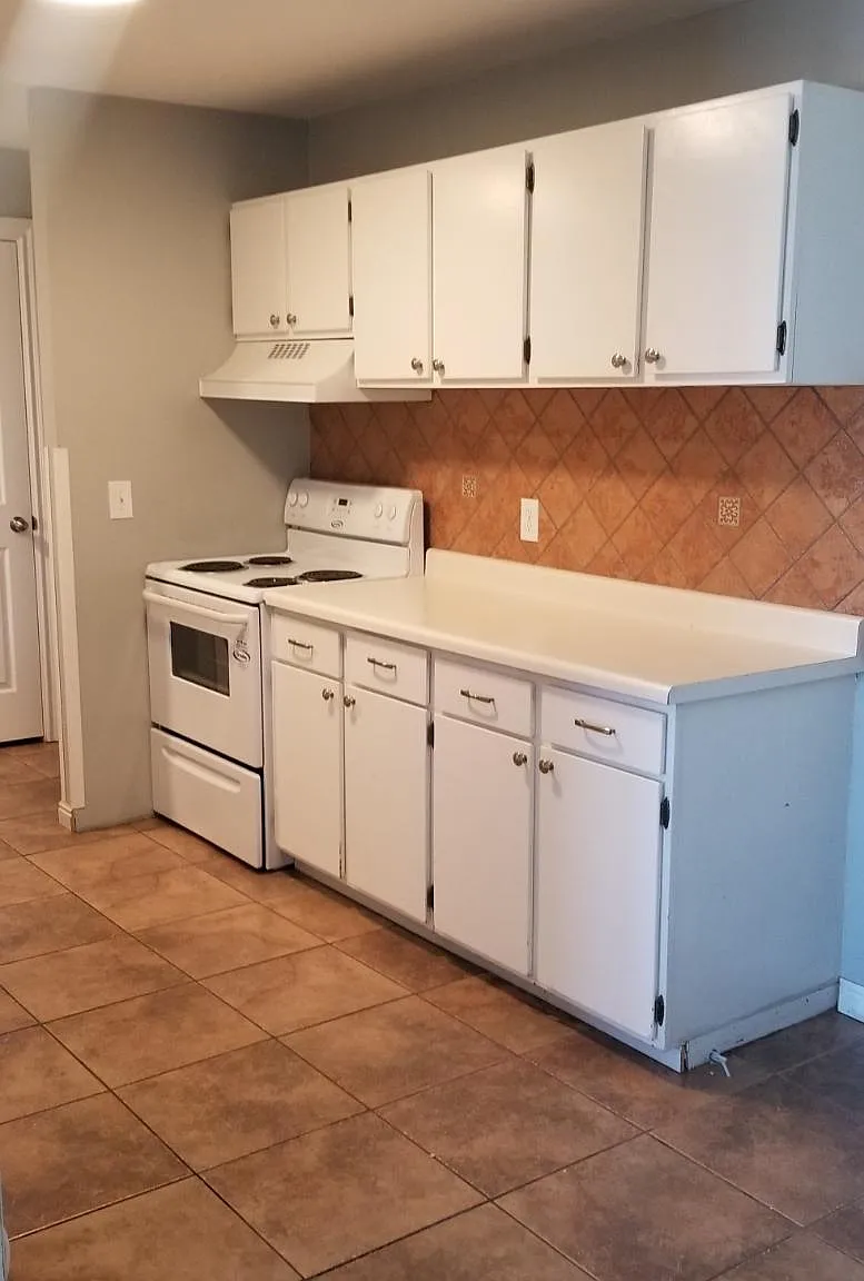 2 bed, 864 sqft, $1,400 — Photo 2