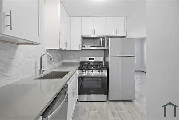 2537 E 83rd St #1 — Photo 7