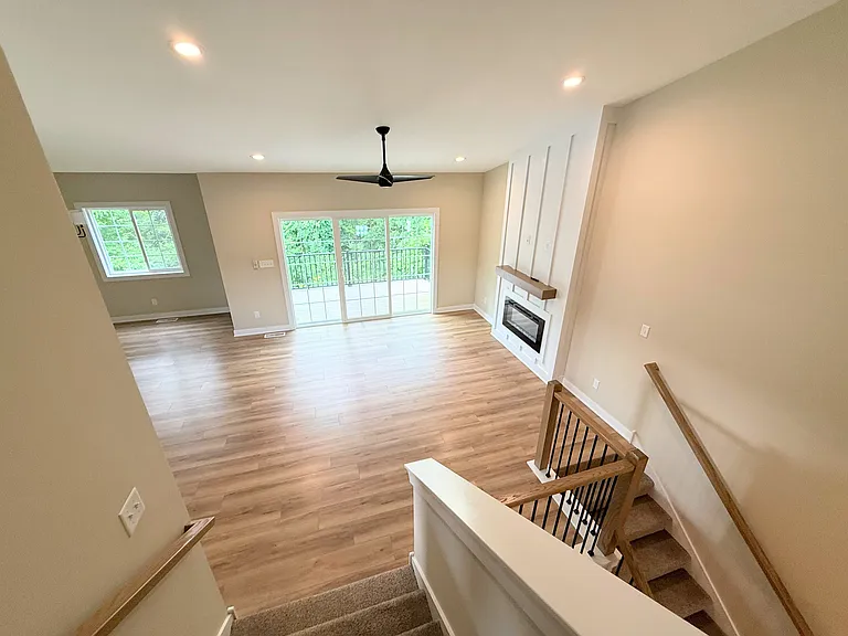 1604 Melanie Ln — Photo 6