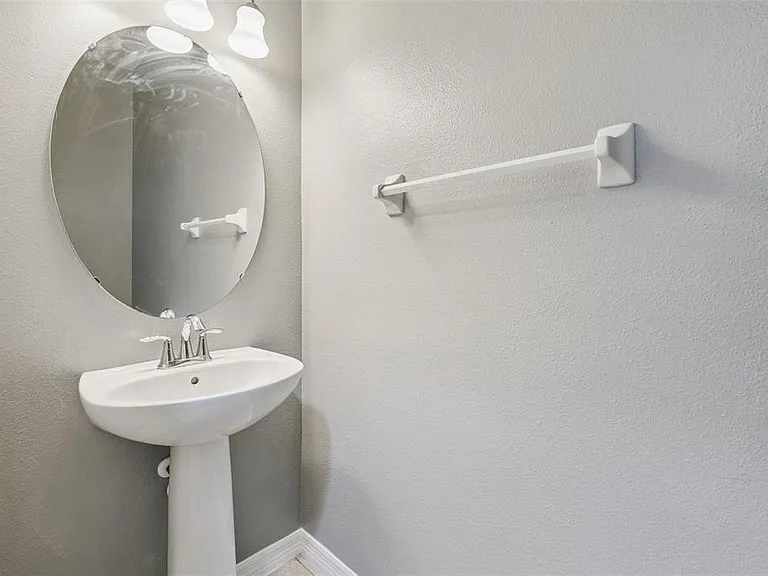 1250 Twin Trees Ln — Photo 16
