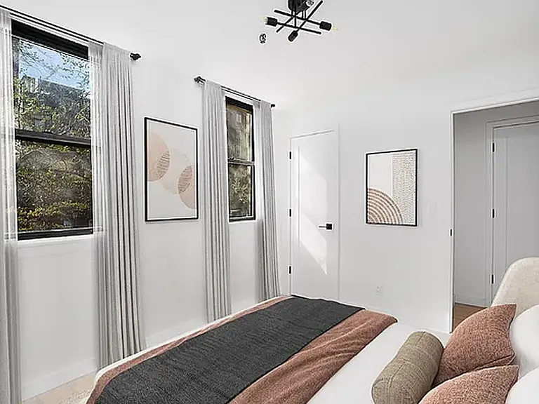 1134 1st Ave #5F — Photo 2