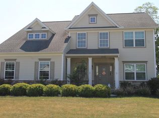 1098 Longfellow Ln, State College, PA 16803