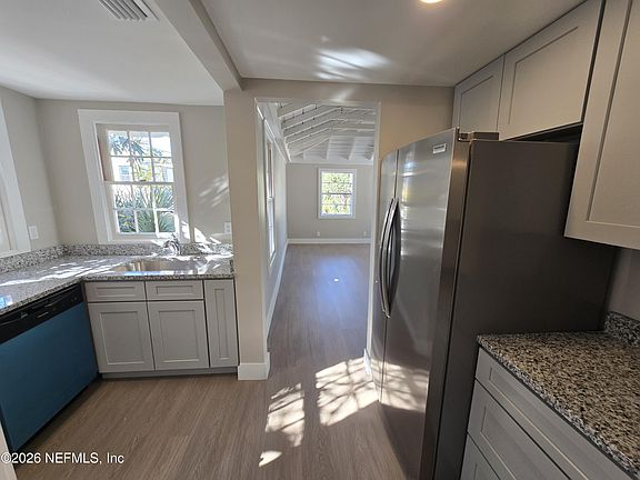 5th image of 31 MAGNOLIA Drive