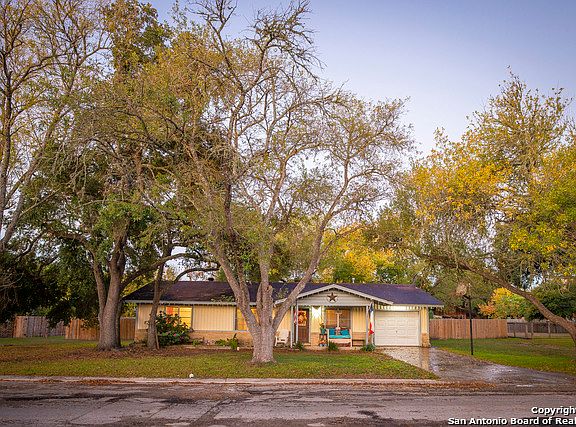 2nd image of 1302 Keller Ln