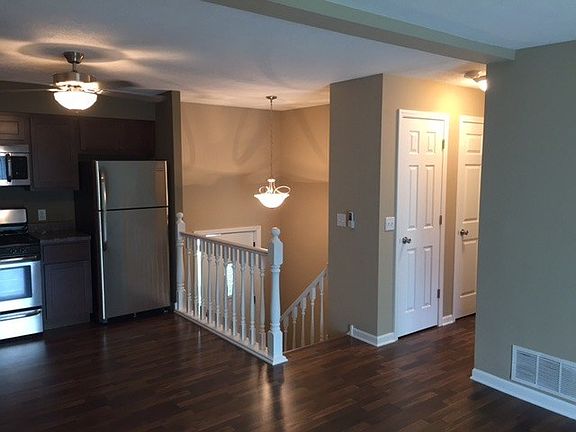 4th image of 654 Swan Dr
