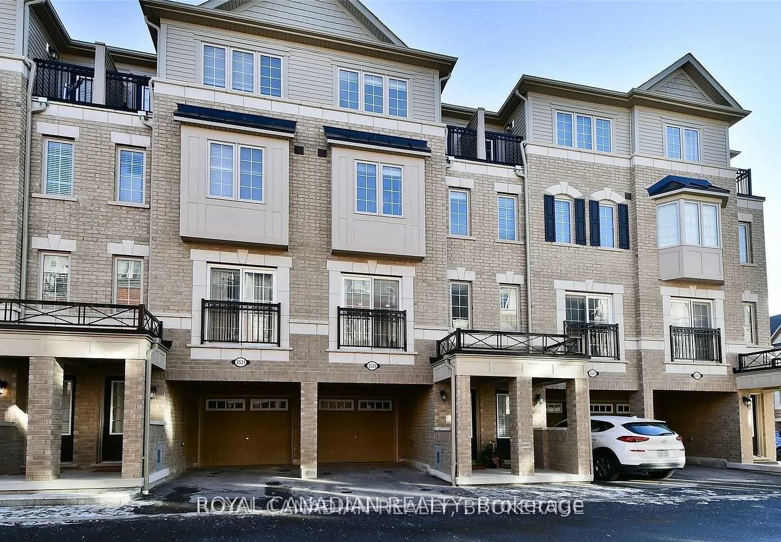 3 bed, $3,000 — Photo 1