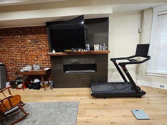 3rd image of 29 R St NE