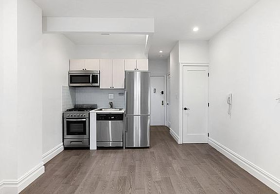 2nd image of 20 Avenue A APT 5F
