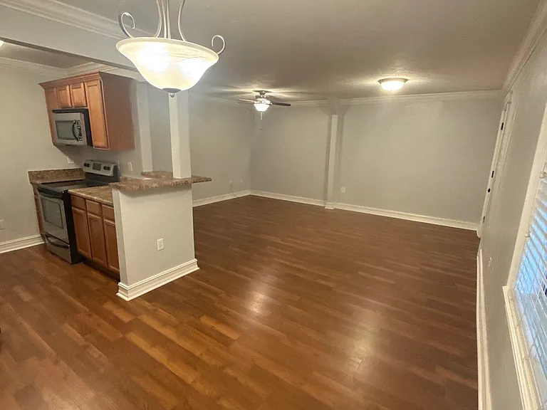 La Mediterranean Apartments — Photo 4