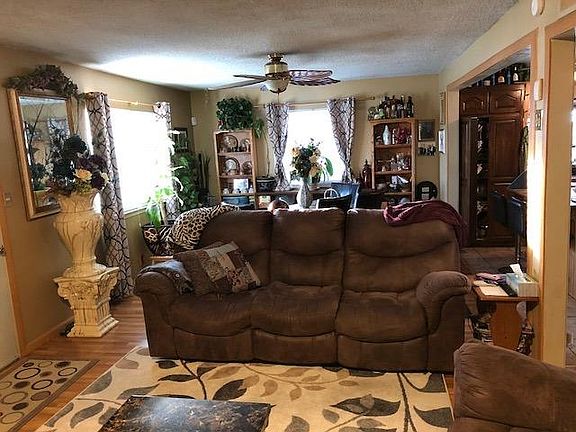 5th image of 19137 Prospect Ave