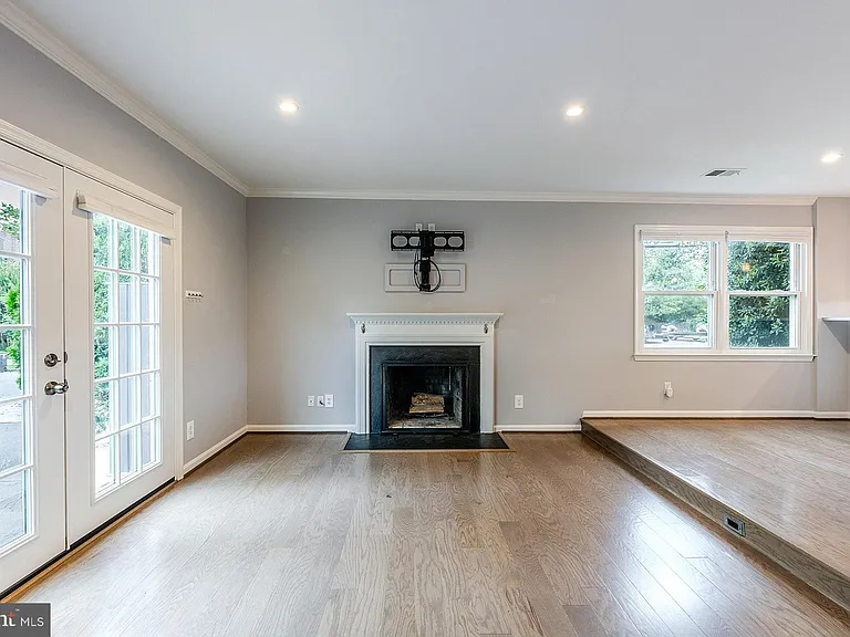 4116 Washington Blvd — Photo 9