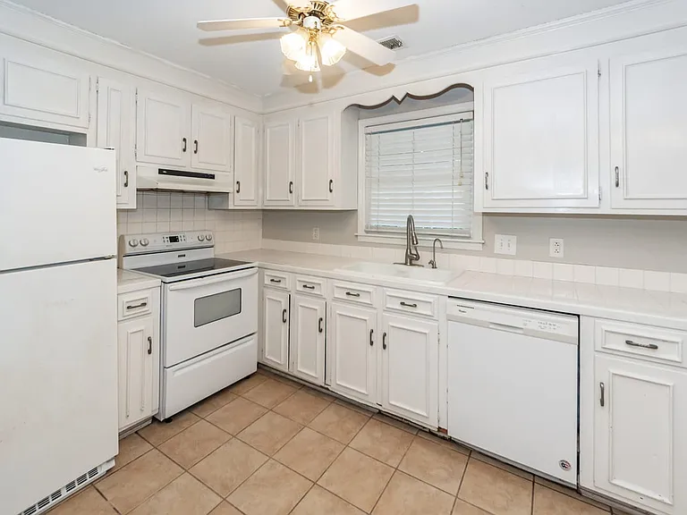 765 Leafwood Rd — Photo 25