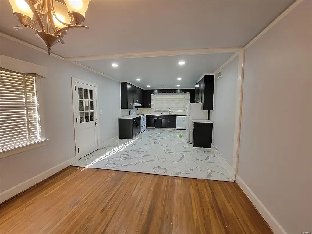 4 bed, 1930 sqft, $1,400 — Photo 3