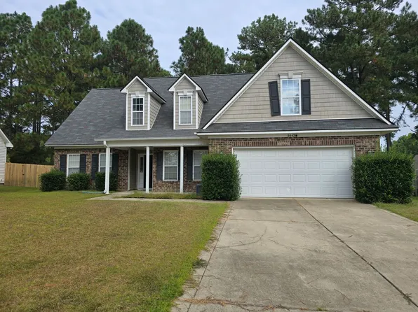 2842 Aristocrat Ln, Fayetteville, NC 28306