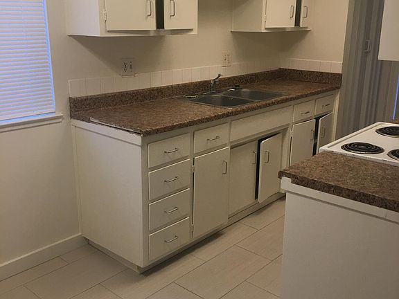 3rd image of 774 Carro Dr APT 4