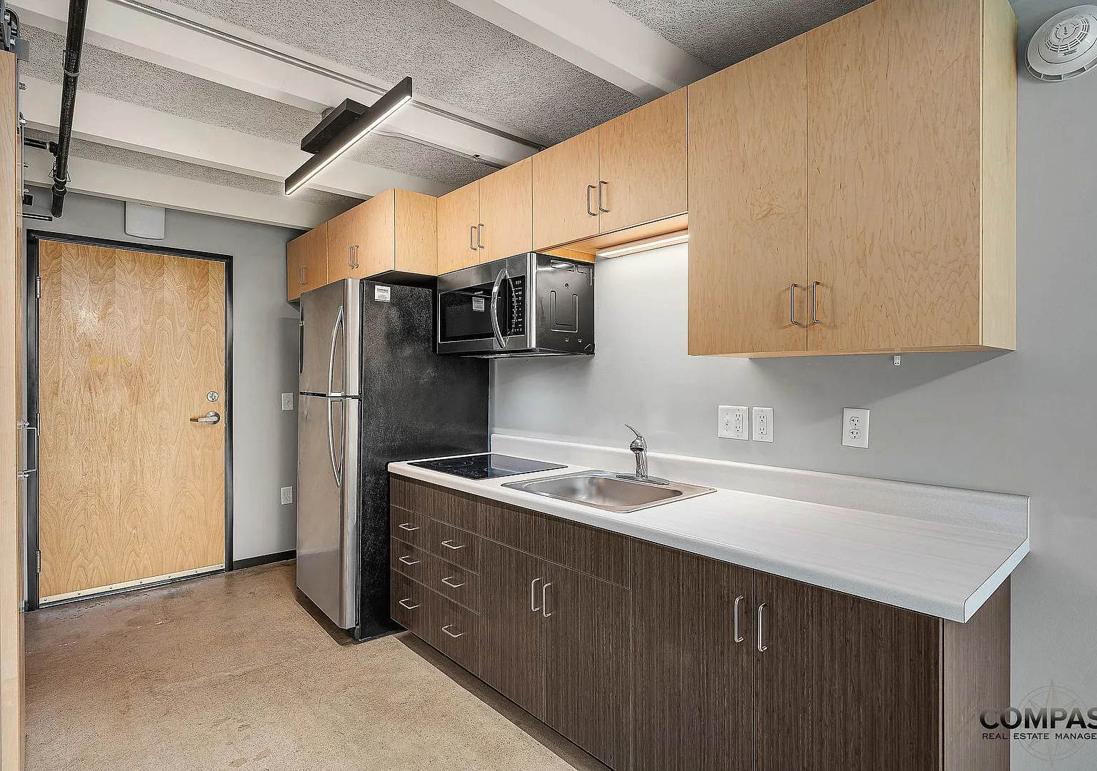 The Howard Apartments — Photo 3