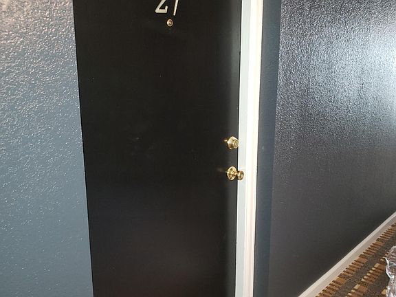 4th image of 1355 York St APT 11