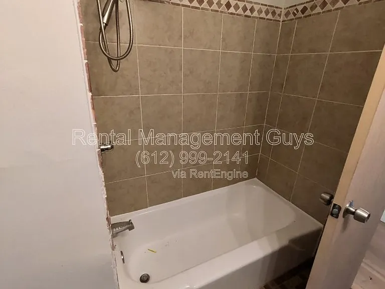 2006 Penn Ave N — Photo 7
