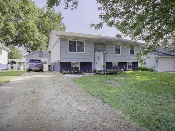 810 Henson St, Lena, IL 61048