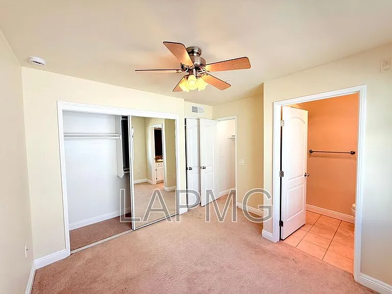 12217 Moorpark St #9 — Photo 22