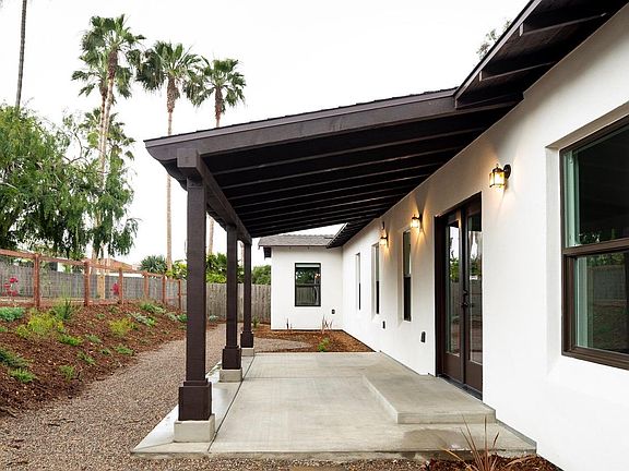 Indoor / Outdoor living on the terrace.