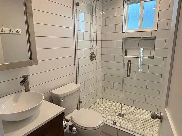 2839 Charlemagne Ave — Photo 5