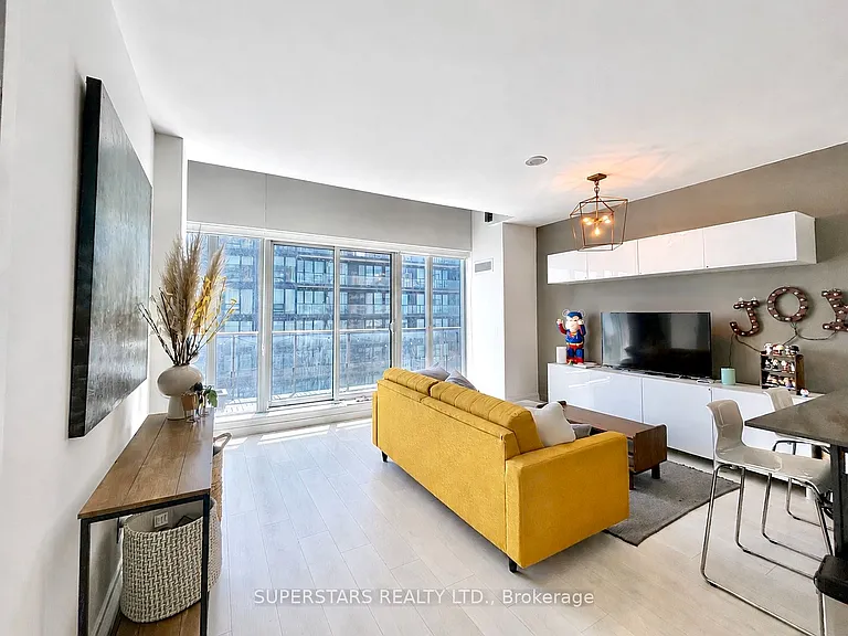 150 E Liberty St #2410 — Photo 1